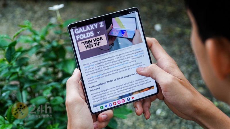 Mình thích sử dụng Galaxy Z Fold 5 để xem phim, đọc báo và làm việc