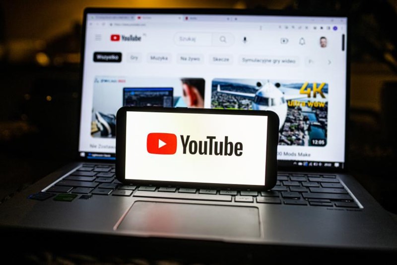 Hiện tại các bản tóm tắt video sẽ chỉ được tạo tự động bằng tiếng Anh
