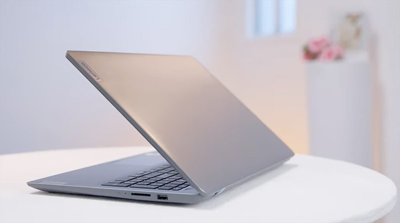 Laptop core i3 từ 8.99 triệu, ưu đãi thêm cho học sinh, sinh viên, giáo viên Laptop core i3 từ 8.99 triệu, ưu đãi thêm cho học sinh, sinh viên, giáo viên