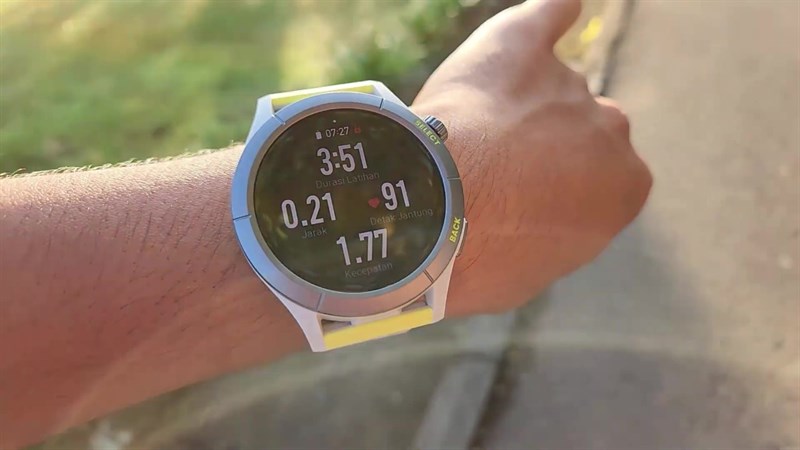 Amazfit Cheetah Round còn cung cấp tính năng hướng dẫn bằng AI. Amazfit Cheetah Round còn cung cấp tính năng hướng dẫn bằng AI.