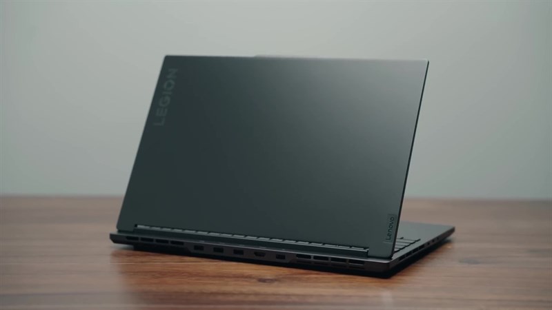 Lenovo Legion Slim 7i 2023 hiện đang được bán tại thị trường Mỹ với mức giá khởi điểm từ 1,701.44 USD (khoảng 40.4 triệu đồng). Lenovo Legion Slim 7i 2023 hiện đang được bán tại thị trường Mỹ với mức giá khởi điểm từ 1,701.44 USD (khoảng 40.4 triệu đồng).