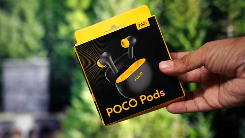 Hộp đựng của POCO Pods được thiết kế rất đơn giản và trẻ trung