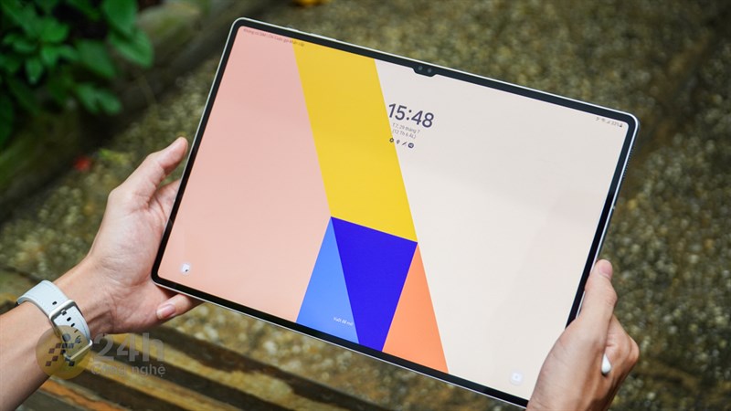 Galaxy Tab S9 Ultra với màn hình Dynamic AMOLED 2X sắc nét giúp nâng tầm trải nghiệm hiển thị của người dùng