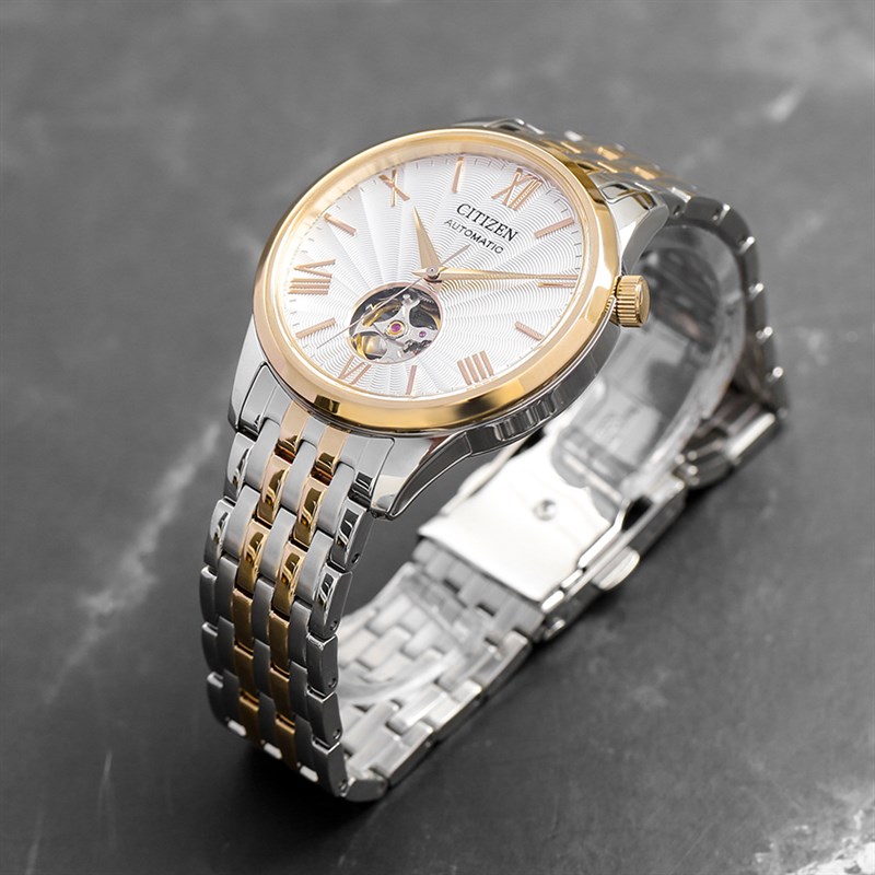 Thiết kế năng động, trẻ trung của đồng hồ Citizen Sunshine and Luna Mechanical 40 mm Nam NH9136-88A