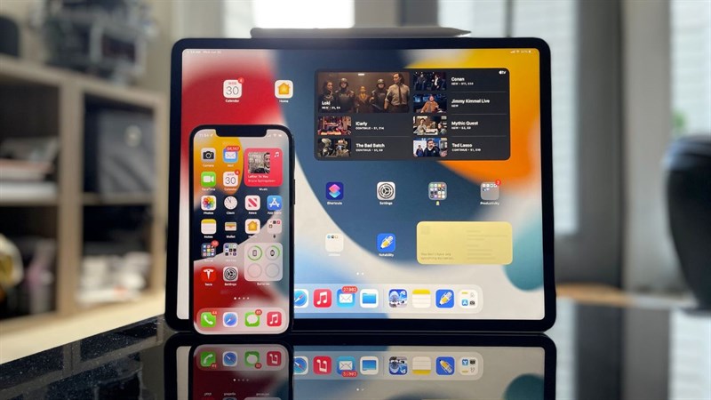 Dòng iPad và iPhone nào đang là dòng sản phẩm mạnh nhất? (Ảnh: CNN)