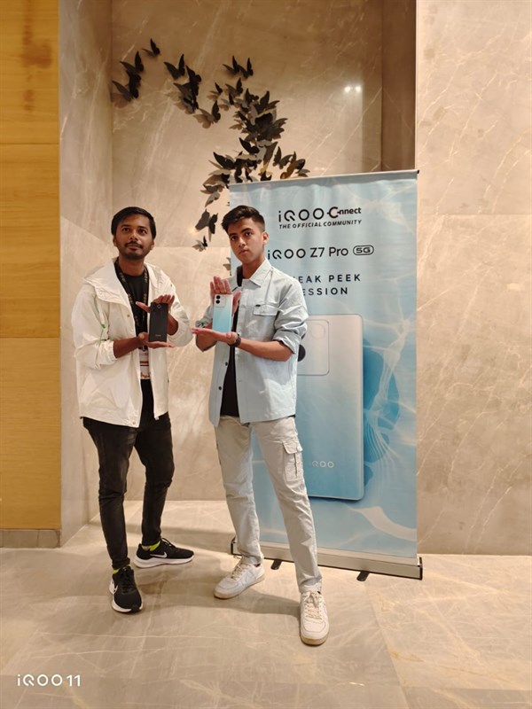 iQOO Z7 Pro lộ diện thiết kế qua ảnh poster chính thức iQOO Z7 Pro lộ diện thiết kế qua ảnh poster chính thức