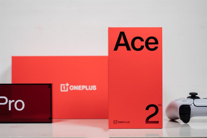 Hộp đựng OnePlus Ace 2 Pro vẫn được thiết kế theo phong cách quen thuộc Hộp đựng OnePlus Ace 2 Pro vẫn được thiết kế theo phong cách quen thuộc