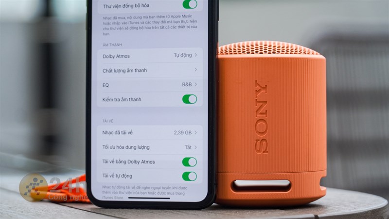 Sony XRS-XB100 được tối ưu tốt cho các thiết bị của Apple Sony XRS-XB100 được tối ưu tốt cho các thiết bị của Apple