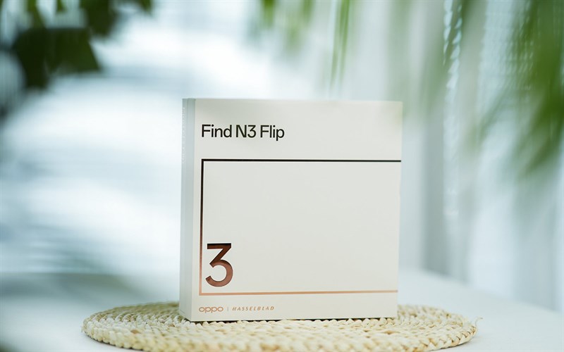 Hộp đựng OPPO Find N3 Flip được thiết kê sang trọng và bắt mắt hơn Hộp đựng OPPO Find N3 Flip được thiết kê sang trọng và bắt mắt hơn