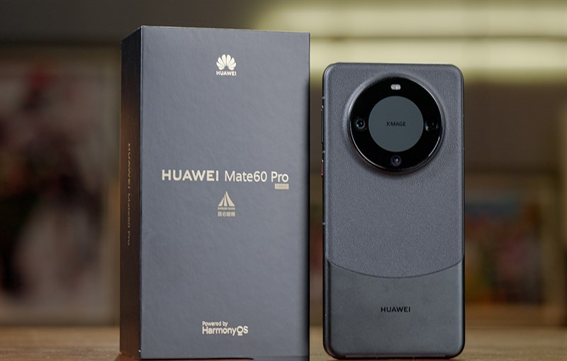 Hộp đựng của Huawei Mate 60 Pro vẫn được thiết kế theo phong cách quen thuộc Hộp đựng của Huawei Mate 60 Pro vẫn được thiết kế theo phong cách quen thuộc
