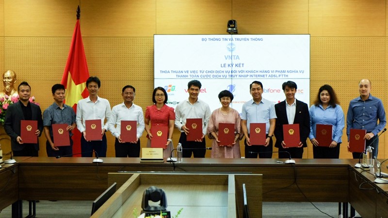 Các đại diện nhà mạng ký kết thỏa thuận chung Các đại diện nhà mạng ký kết thỏa thuận chung