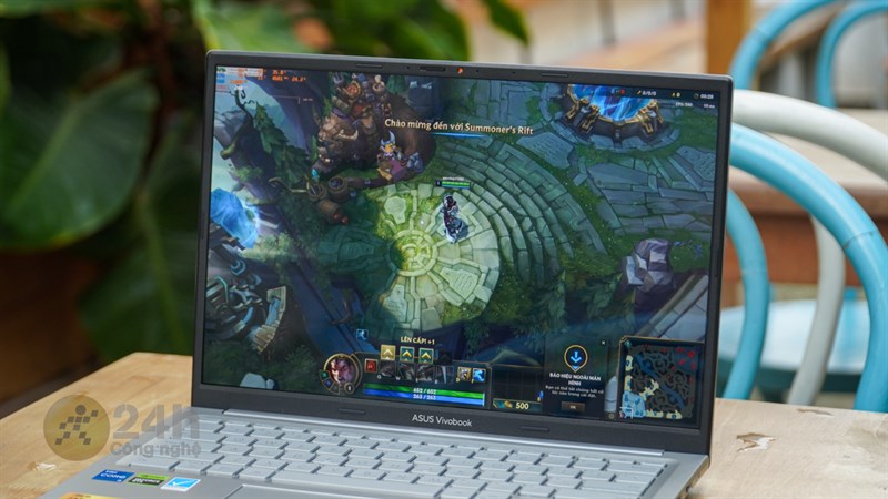 Màn hình của ASUS Vivobook 14X OLED KM006W không chỉ có tần số quét 90 Hz, mà còn được hỗ trợ bởi tốc độ phản hồi nhanh 0.2 ms. Màn hình của ASUS Vivobook 14X OLED KM006W không chỉ có tần số quét 90 Hz, mà còn được hỗ trợ bởi tốc độ phản hồi nhanh 0.2 ms.