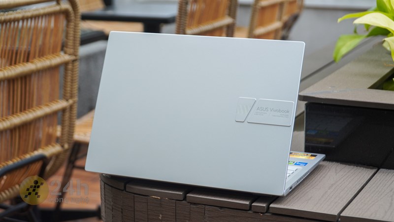 ASUS Vivobook 14X OLED KM006W có giá 29.49 triệu tại hệ thống Thế Giới Di Động. ASUS Vivobook 14X OLED KM006W có giá 29.49 triệu tại hệ thống Thế Giới Di Động.