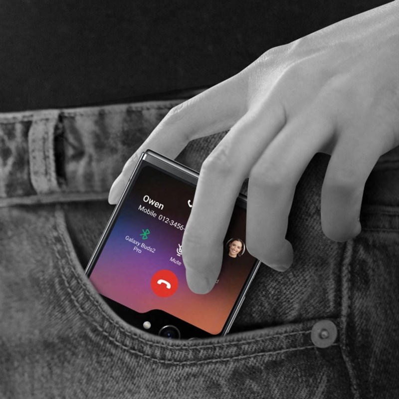 Mình yêu thích sự nhỏ gọn của Galaxy Z Flip5 khi gập máy lại. Nguồn: Samsung. Mình yêu thích sự nhỏ gọn của Galaxy Z Flip5 khi gập máy lại. Nguồn: Samsung.