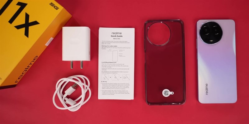 Cũng như bao điện thoại realme khác, thiết bị vẫn đi kèm với hướng dẫn sử dụng, que chọc SIM, củ sạc, cáp sạc và ốp lưng. Cũng như bao điện thoại realme khác, thiết bị vẫn đi kèm với hướng dẫn sử dụng, que chọc SIM, củ sạc, cáp sạc và ốp lưng.