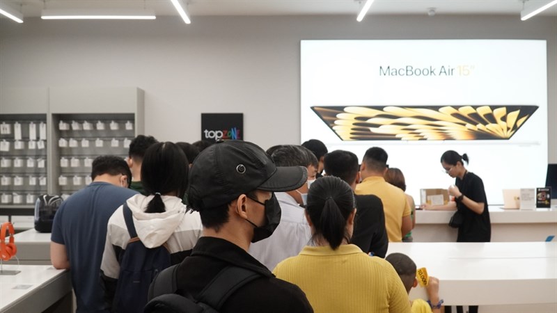 Thành công của sự kiện ngày hôm nay luôn là tiền đề, động lực để Thế Giới Di Động tiếp tục tổ chức thêm nhiều sự kiện hấp dẫn trong tương lai nhằm tri ân quý khách hàng Thành công của sự kiện ngày hôm nay luôn là tiền đề, động lực để Thế Giới Di Động tiếp tục tổ chức thêm nhiều sự kiện hấp dẫn trong tương lai nhằm tri ân quý khách hàng