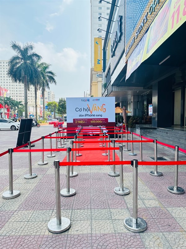 Hiện tại không khí vẫn đang rất vắng vẻ, nhưng chắc chắn rằng TopZone Nghệ An đã sẵn sàng 100% để đón tiếp các vị khách bất cứ lúc nào Hiện tại không khí vẫn đang rất vắng vẻ, nhưng chắc chắn rằng TopZone Nghệ An đã sẵn sàng 100% để đón tiếp các vị khách bất cứ lúc nào