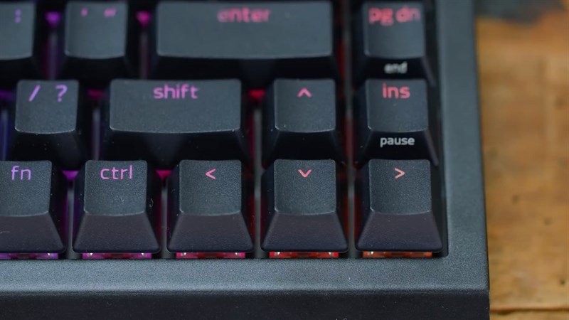 Razer BlackWidow V4 75% được trang bị keycap ABS Doubleshot bền bỉ Razer BlackWidow V4 75% được trang bị keycap ABS Doubleshot bền bỉ