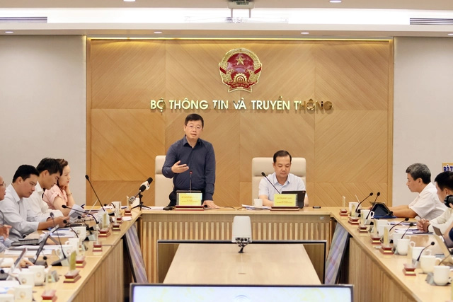 Thứ trưởng Bộ Thông tin và Truyền thông Nguyễn Thanh Lâm phát biểu tại buổi họp báo Thứ trưởng Bộ Thông tin và Truyền thông Nguyễn Thanh Lâm phát biểu tại buổi họp báo