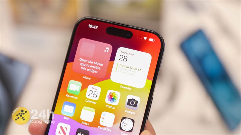 Công nghệ Dynamic Island vẫn sẽ được sử dụng kết hợp với màn hình đục lỗ của iPhone 15 series. Công nghệ Dynamic Island vẫn sẽ được sử dụng kết hợp với màn hình đục lỗ của iPhone 15 series.