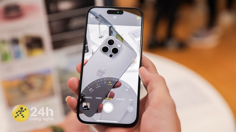 iPhone 15 Pro sở hữu cụm 3 camera với cảm biến chính 48 MP iPhone 15 Pro sở hữu cụm 3 camera với cảm biến chính 48 MP