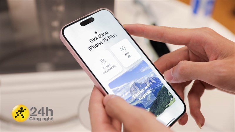 iPhone 15 Plus cũng nhận được những nâng cấp đáng kể về phần cứng khi sử dụng con chip Apple A16. iPhone 15 Plus cũng nhận được những nâng cấp đáng kể về phần cứng khi sử dụng con chip Apple A16.