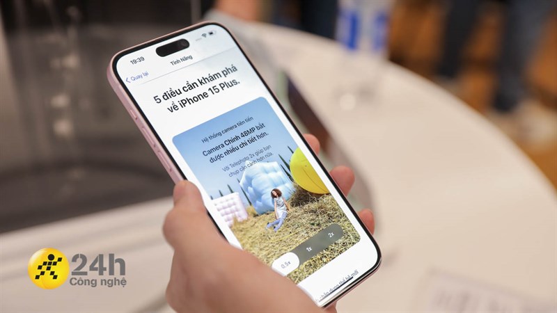 Máy cũng được trang bị ba tùy chọn bộ nhớ trong 128 GB, 256 GB và 512 GB. Máy cũng được trang bị ba tùy chọn bộ nhớ trong 128 GB, 256 GB và 512 GB.