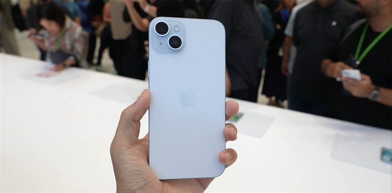 iPhone 15 Plus được công bố giá khởi điểm cho phiên bản bộ nhớ trong 128 GB là 899 USD (khoảng 21.6 triệu đồng) iPhone 15 Plus được công bố giá khởi điểm cho phiên bản bộ nhớ trong 128 GB là 899 USD (khoảng 21.6 triệu đồng)