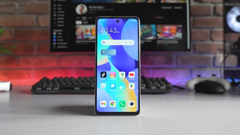 Tecno Spark 10 Pro Moon Explorer sở hữu RAM 8 GB và bộ nhớ trong 128 GB