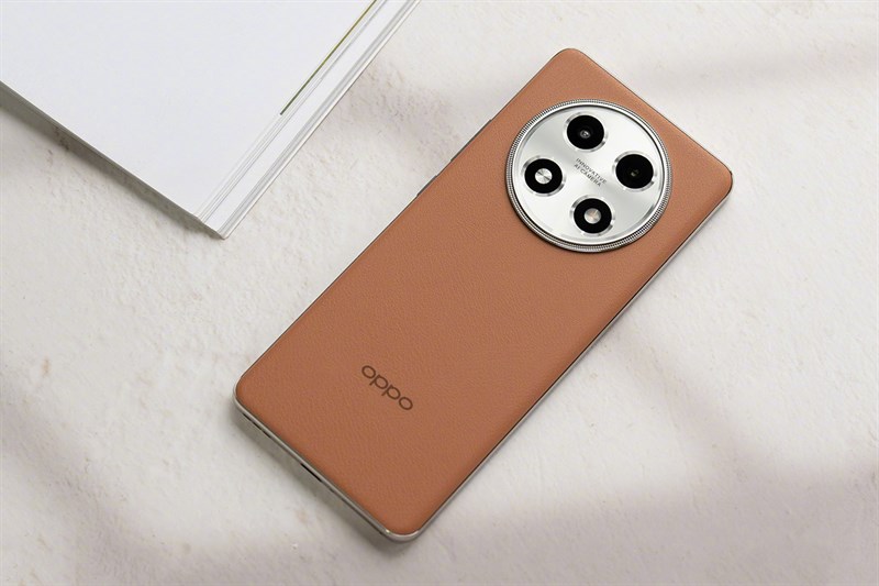 Thiết kế của OPPO A2 Pro 5G khiến mình liên tưởng nhiều đến dòng OPPO Find X