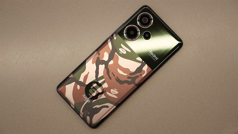 Redmi Note 13 Pro+ còn có phiên bản đặc biệt hợp tác với nhãn hàng thời trang BAPE Redmi Note 13 Pro+ còn có phiên bản đặc biệt hợp tác với nhãn hàng thời trang BAPE