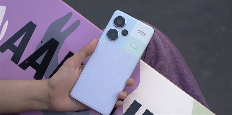 Trải nghiệm trên tay Redmi Note 13 Pro+ rất thoải mái với kích thước, cân nặng hợp lý Trải nghiệm trên tay Redmi Note 13 Pro+ rất thoải mái với kích thước, cân nặng hợp lý