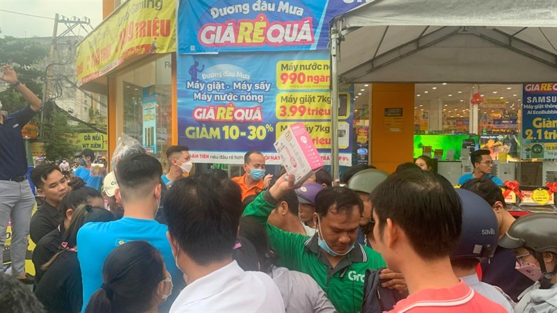 Toàn cảnh sự kiện Giá Rẻ Quá - Quà Nhiều Quá Toàn cảnh sự kiện Giá Rẻ Quá - Quà Nhiều Quá
