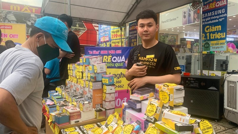 Toàn cảnh sự kiện Giá Rẻ Quá - Quà Nhiều Quá Toàn cảnh sự kiện Giá Rẻ Quá - Quà Nhiều Quá