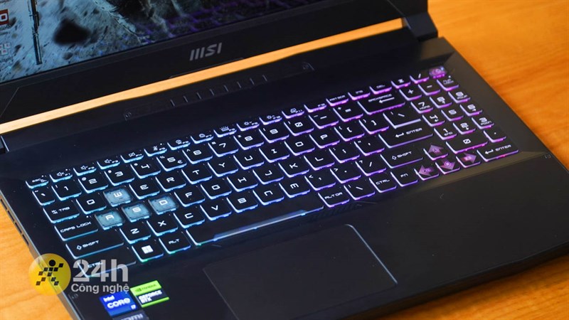 MSI Katana 15 B13VEK sở hữu hệ thống bàn phím fullsize có bao gồm cả cụm phím số. MSI Katana 15 B13VEK sở hữu hệ thống bàn phím fullsize có bao gồm cả cụm phím số.