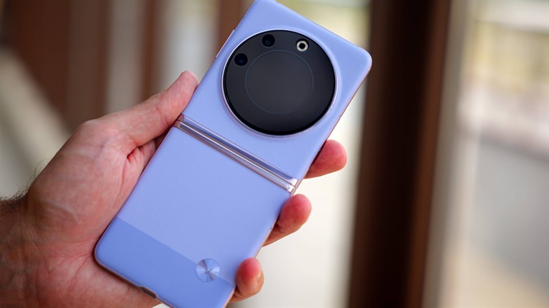 Tecno Phantom V Flip được trang bị cụm camera có nhiều thông số ấn tượng