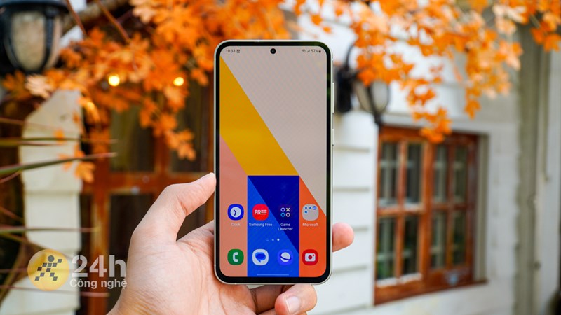Màn hình của Galaxy S23 FE vẫn mang lại chất lượng hiển thị tốt