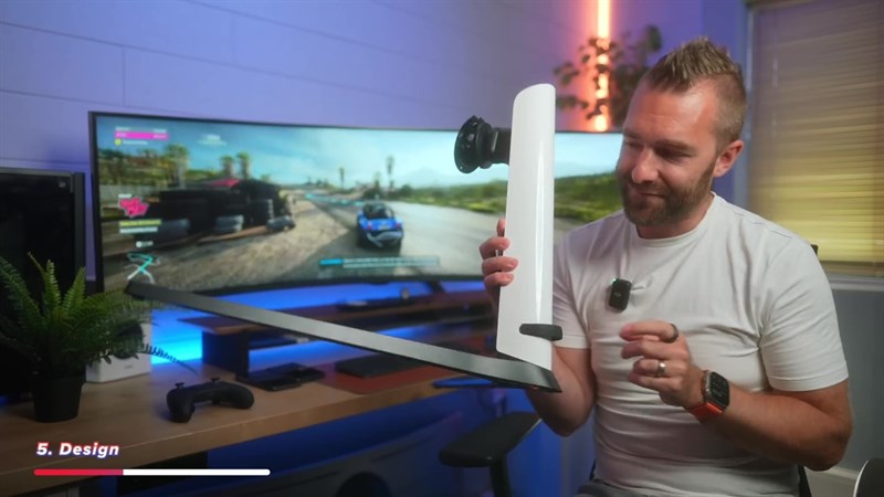 Phần chân đế của Odyssey Neo G9 cũng có kích thước lớn nhằm nâng đỡ tốt màn hình này. Phần chân đế của Odyssey Neo G9 cũng có kích thước lớn nhằm nâng đỡ tốt màn hình này.