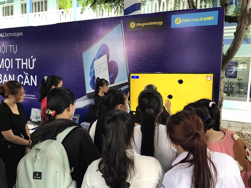 Sự kiện thu hút đông đảo các bạn sinh viên của trường