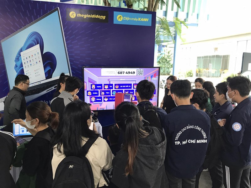 Không chỉ có quà tặng hấp dẫn, chương trình còn tổ chức nhiều hoạt động thú vị