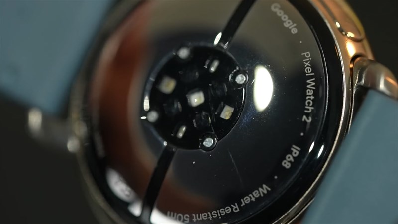 Cụm cảm biến ở mặt sau của Pixel Watch 2 Cụm cảm biến ở mặt sau của Pixel Watch 2