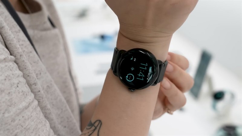 Pixel Watch 2 có ngoại hình nhỏ gọn, phù hợp với nhiều người dùng Pixel Watch 2 có ngoại hình nhỏ gọn, phù hợp với nhiều người dùng