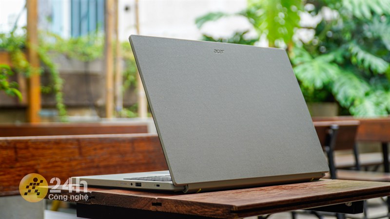 Acer Aspire Vero AV15 51 có tổng thể nhỏ gọn với kích thước chỉ 363.4 x 238.5 x 17.9 mm và khối lượng chỉ 1.8 kg. Acer Aspire Vero AV15 51 có tổng thể nhỏ gọn với kích thước chỉ 363.4 x 238.5 x 17.9 mm và khối lượng chỉ 1.8 kg.
