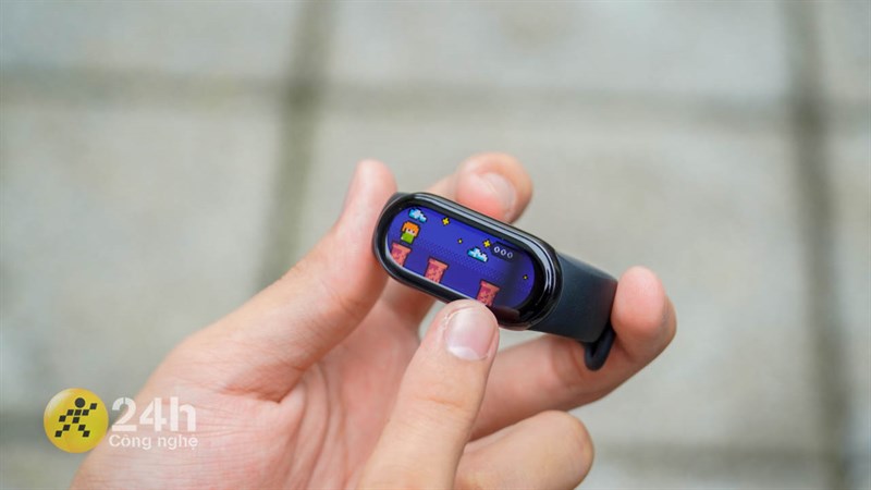 Xiaomi Smart Band 8 có thể chơi được game nhưng thực chất là hình nền có thểm thuật toán