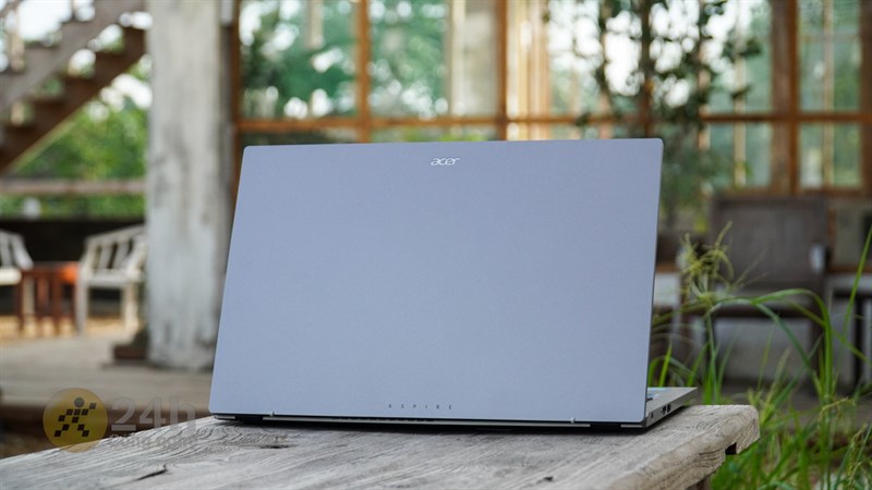 Ngoại hình tuy đơn giản, nhưng Acer Aspire 5 Gaming lại khiến người ưa thích