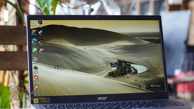 Acer Aspire 5 Gaming là một trong số ít laptop giá rẻ có webcam Full HD.