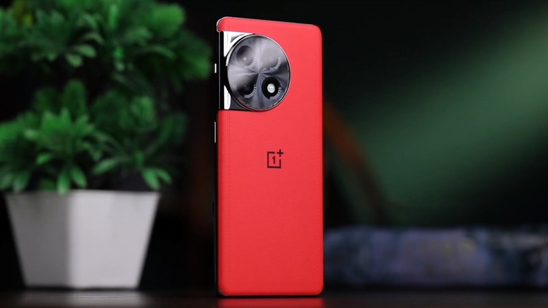 OnePlus 11R Solar Red có giá 45.999 Rupee (khoảng 13.51 triệu đồng) tại thị trường Ấn Độ