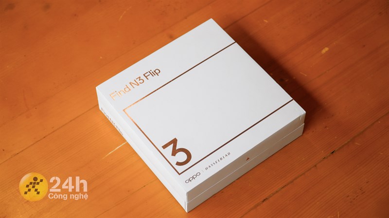Phần hộp đựng của OPPO Find N3 Flip được thiết kế sang trọng, thanh lịch Phần hộp đựng của OPPO Find N3 Flip được thiết kế sang trọng, thanh lịch