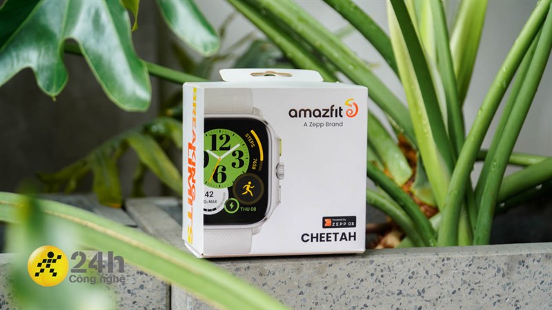 Hộp đựng của Amazfit Cheetah Square vẫn được thiết kế theo phong cách quen thuộc