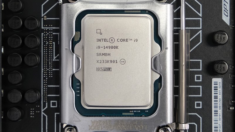 Intel Core thế hệ 14 vẫn được sản xuất trên tiến trình Intel 7 và sử dụng kiến trúc lai Hybrid